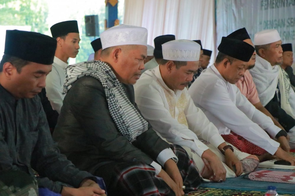 SHALAT IDUL ADHA, PJ BUPATI LOBAR: MARI KITA SIGAP DALAM KEPEDULIAN SOSIAL